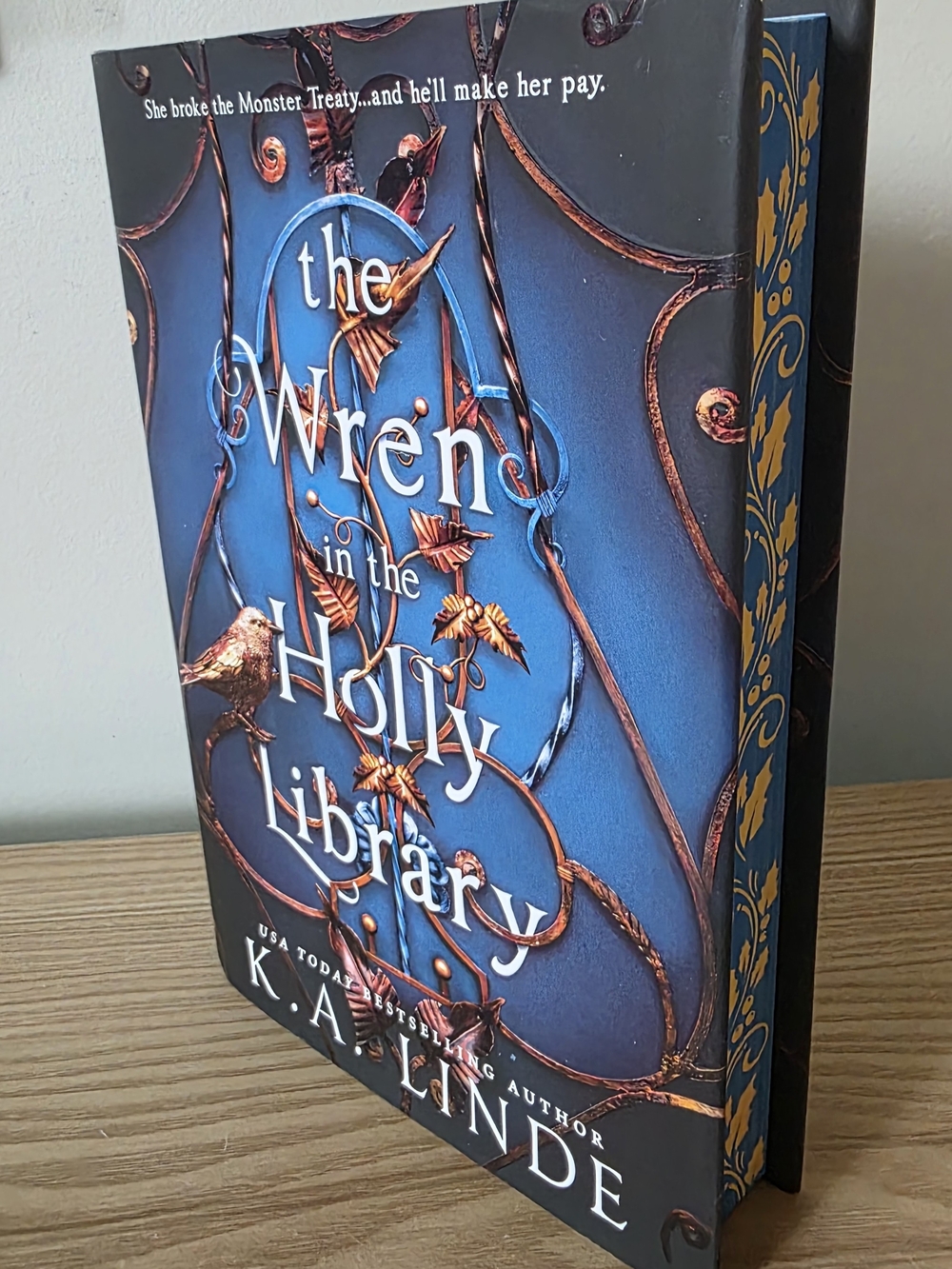 The Wren in the Holly Library by K.A. Linde - Gorgeous Stenciled Edges